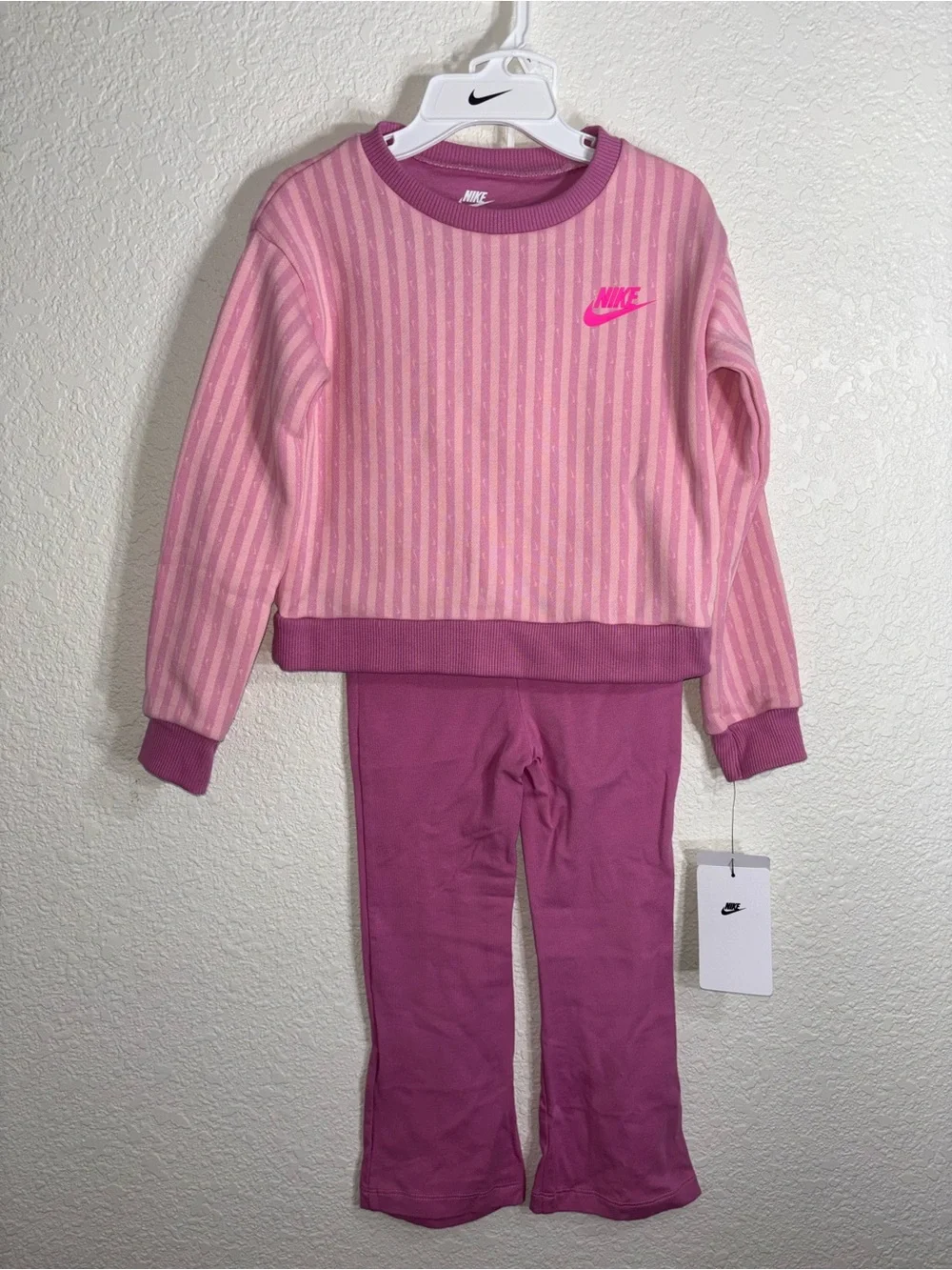 NWT Nike Kids Pink Stripe 2PC Crewneck Pullover & Legging Set w/ Neon Pink Logo